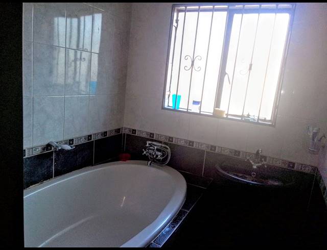 4 BEDROOM FREEHOLD FOR SALE IN WITPOORTJIE